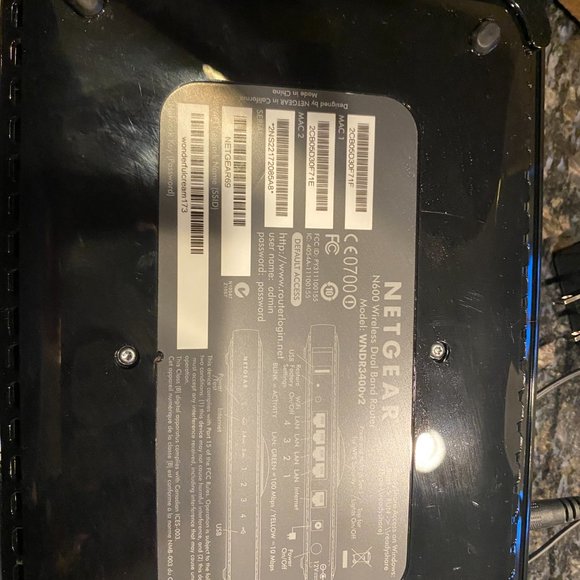 NETGEAR N600 Dual Band Wi-Fi Router (WNDR3400v2) - Picture 3 of 7